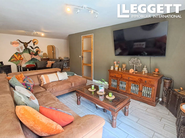 Image No.8-4 Bed House for sale