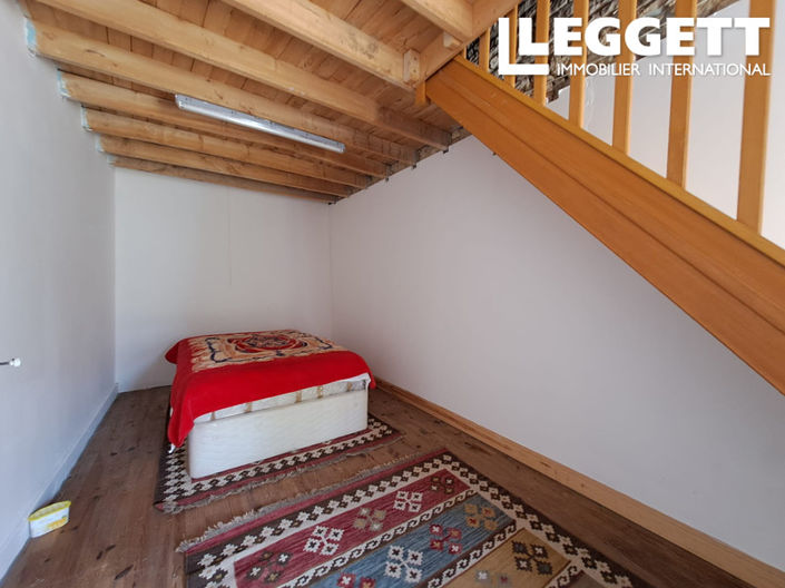 Image No.6-2 Bed House for sale