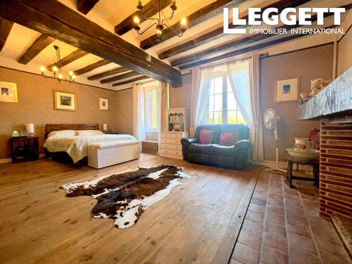 Image No.6-4 Bed House for sale