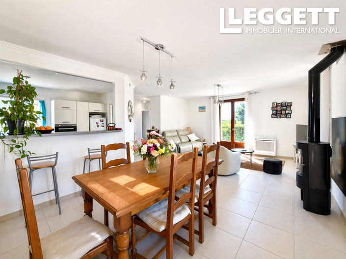 Image No.6-4 Bed House for sale