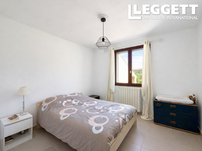 Image No.8-4 Bed House for sale