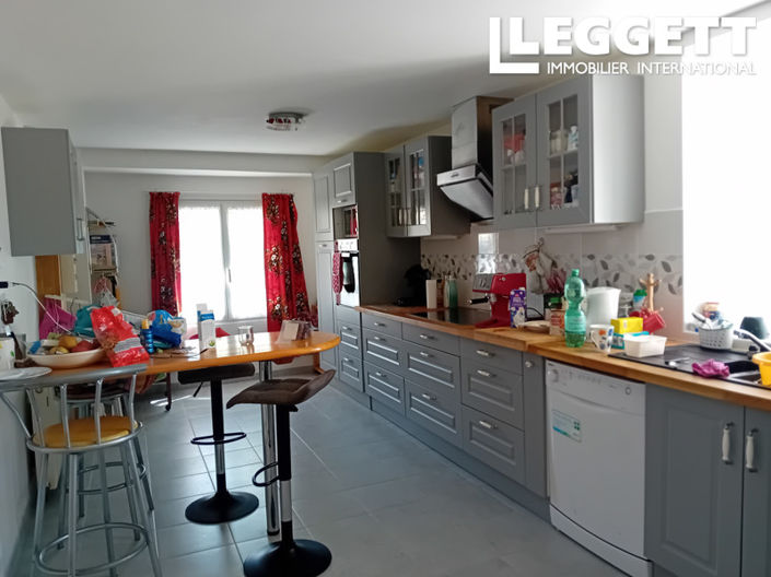 Image No.2-8 Bed House for sale