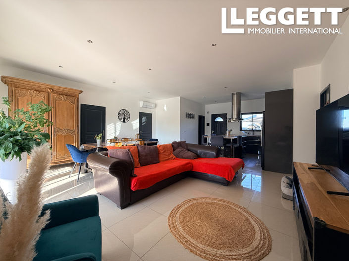 Image No.2-4 Bed House for sale