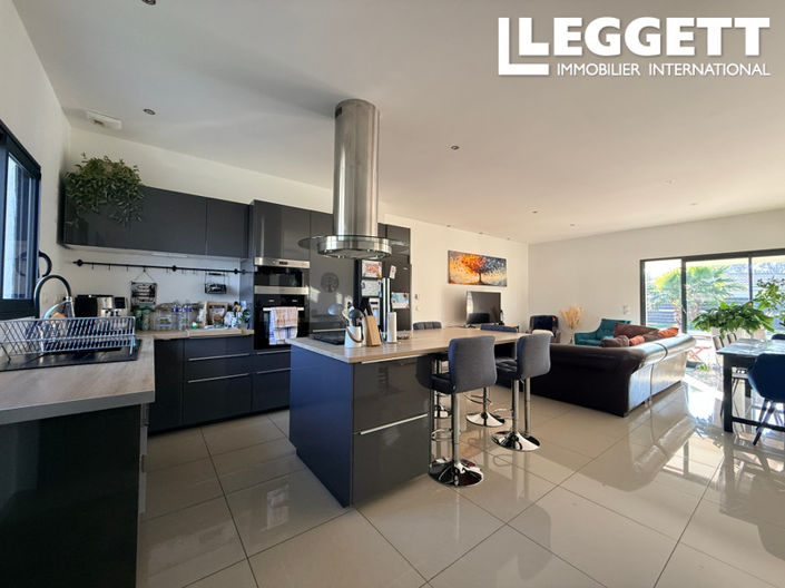 Image No.3-4 Bed House for sale