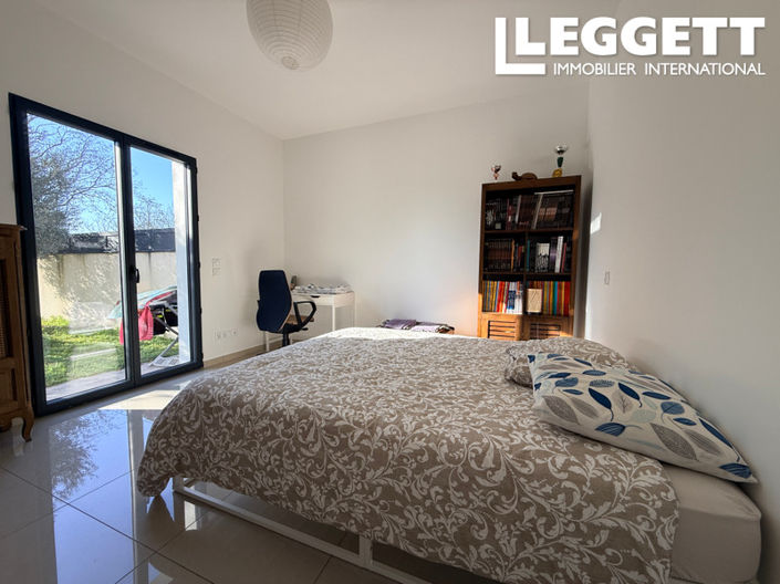 Image No.8-4 Bed House for sale