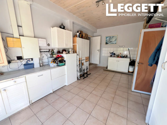 Image No.10-3 Bed House for sale