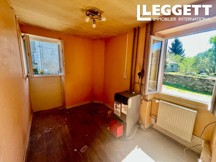 Image No.8-2 Bed House for sale