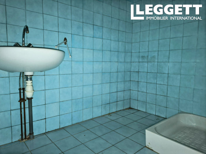 Image No.8-2 Bed House for sale