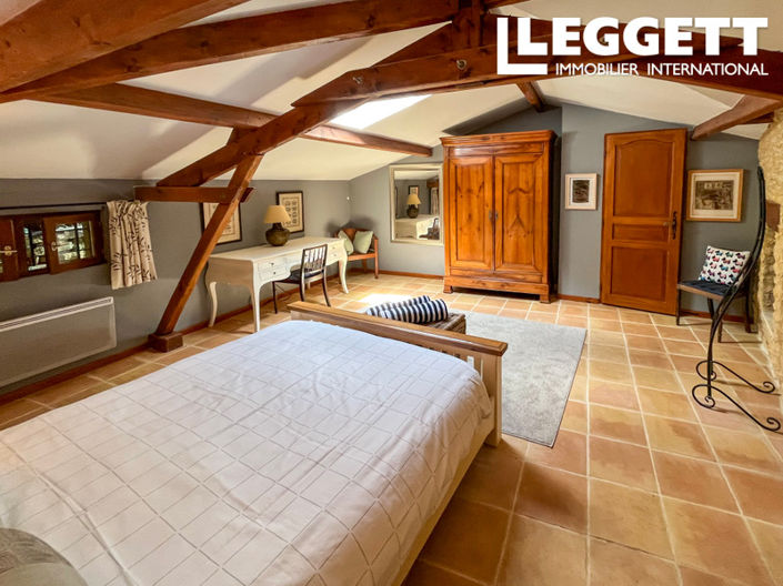Image No.10-3 Bed House for sale