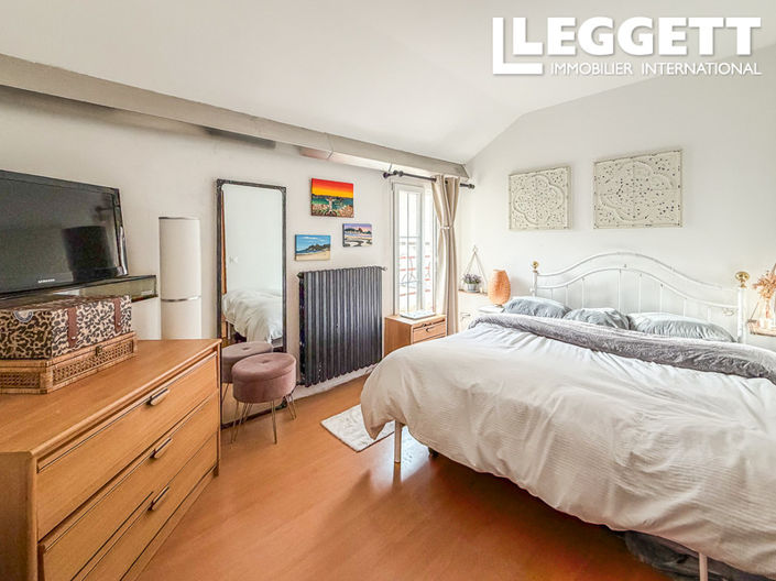 Image No.8-4 Bed House for sale