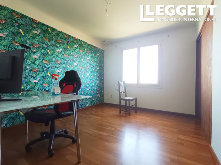 Image No.7-4 Bed House for sale