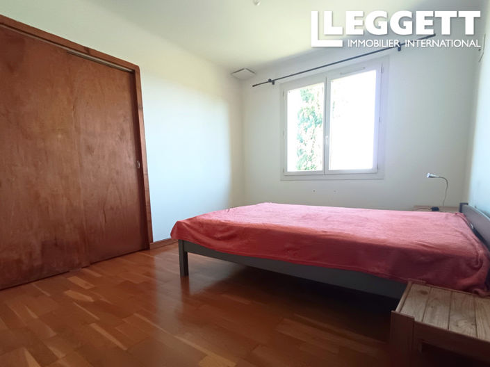 Image No.9-4 Bed House for sale