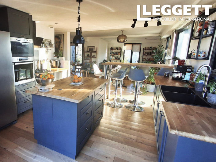 Image No.2-5 Bed House for sale