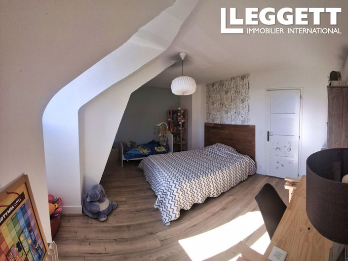 Image No.4-5 Bed House for sale