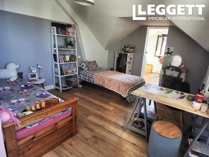 Image No.5-5 Bed House for sale