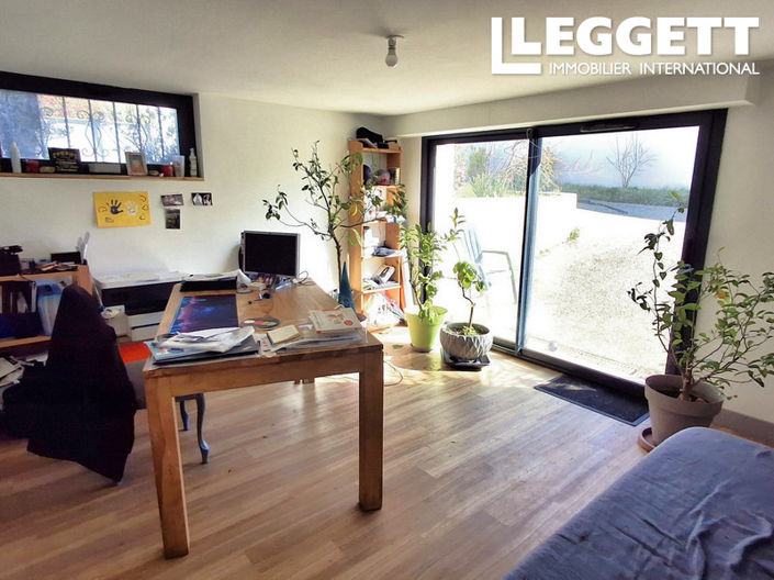 Image No.7-5 Bed House for sale