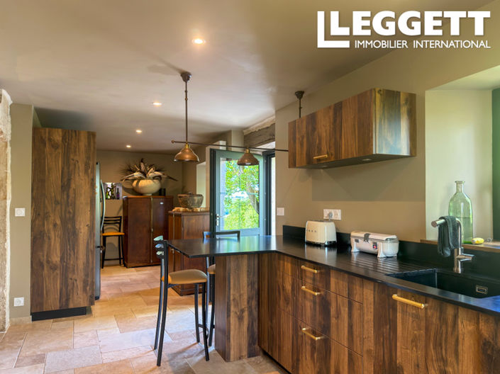 Image No.5-5 Bed House for sale