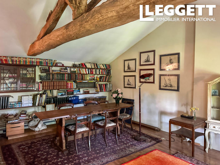 Image No.10-4 Bed House for sale