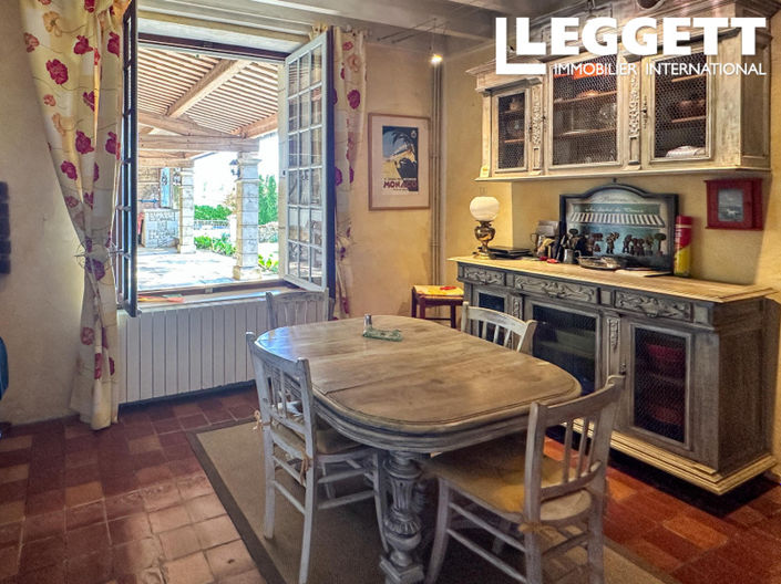 Image No.8-4 Bed House for sale