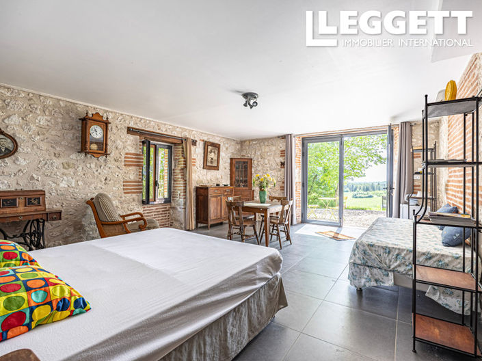 Image No.6-11 Bed House for sale