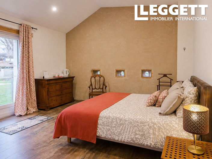 Image No.9-9 Bed House for sale