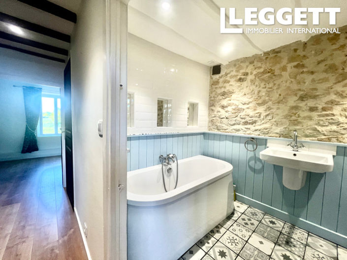 Image No.9-5 Bed House for sale