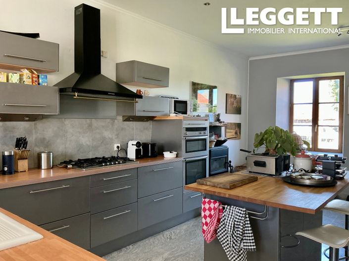 Image No.6-5 Bed House for sale