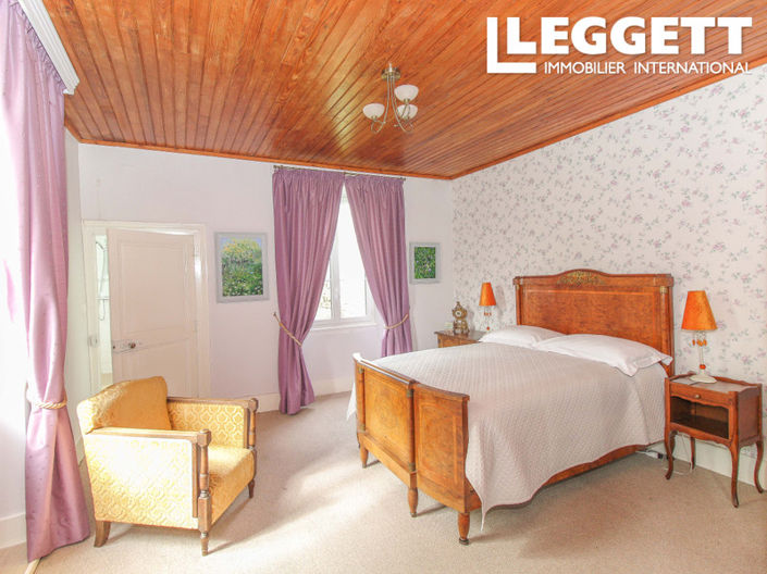 Image No.8-9 Bed Chateaux for sale