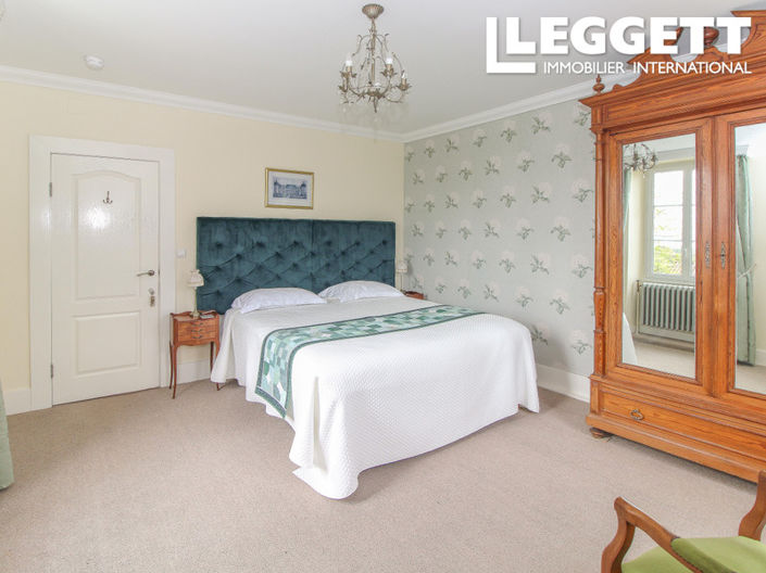 Image No.9-9 Bed Chateaux for sale