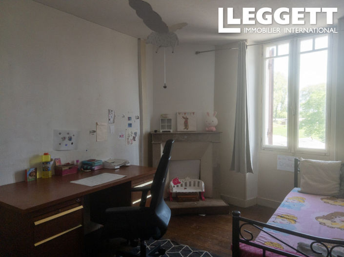 Image No.6-4 Bed House for sale