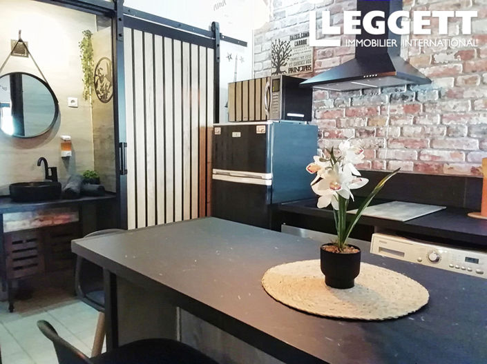 Image No.8-6 Bed House for sale