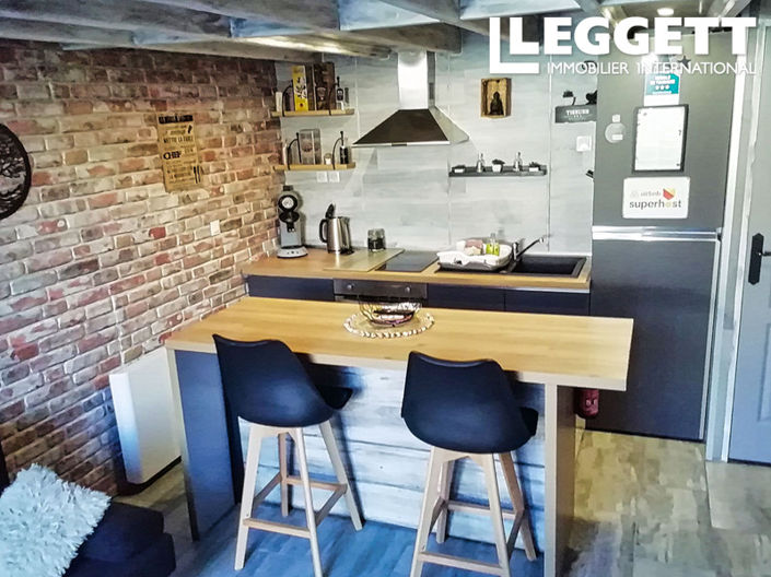 Image No.9-6 Bed House for sale