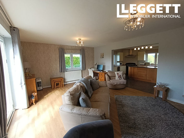 Image No.2-4 Bed House for sale