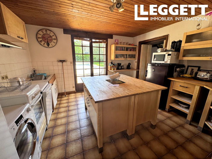 Image No.8-3 Bed House for sale