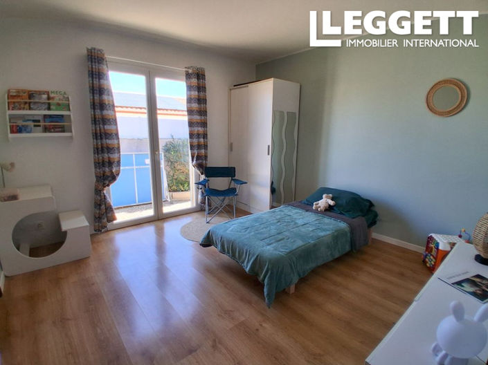 Image No.8-4 Bed House for sale