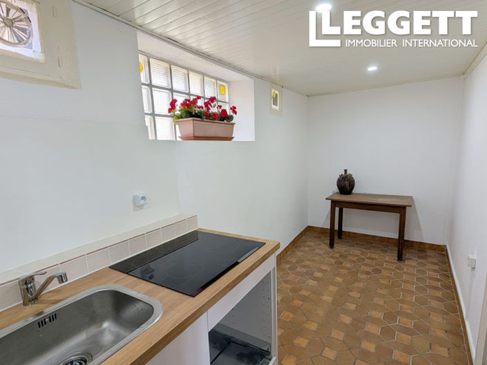 Image No.4-2 Bed House for sale