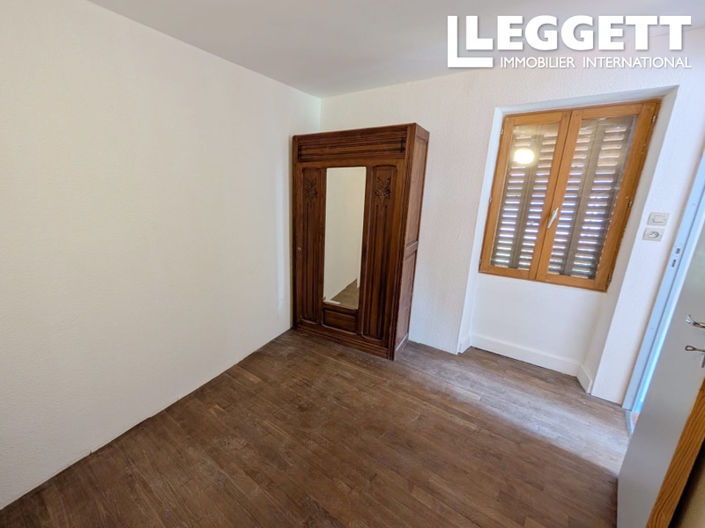 Image No.8-2 Bed House for sale