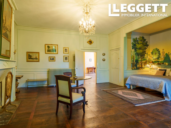 Image No.6-5 Bed House for sale