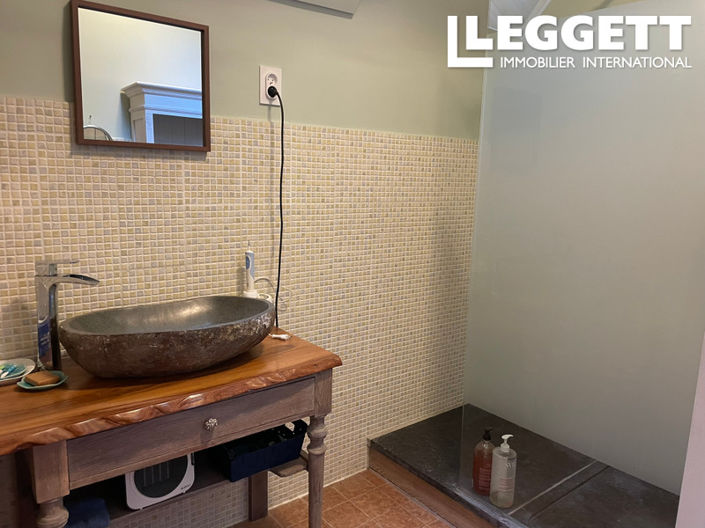 Image No.6-2 Bed House for sale