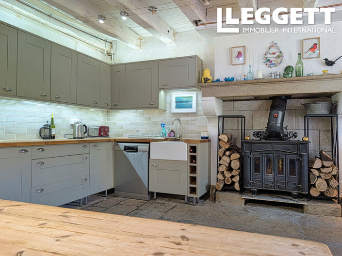 Image No.3-4 Bed House for sale