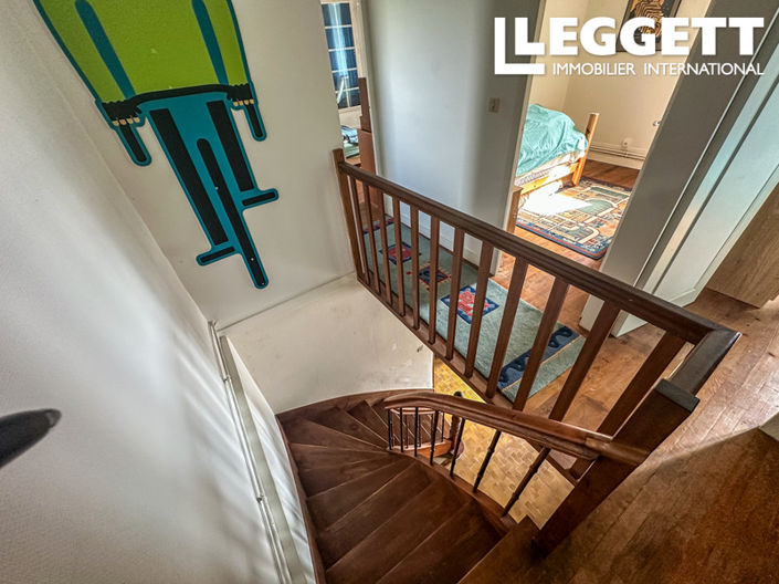 Image No.8-3 Bed House for sale