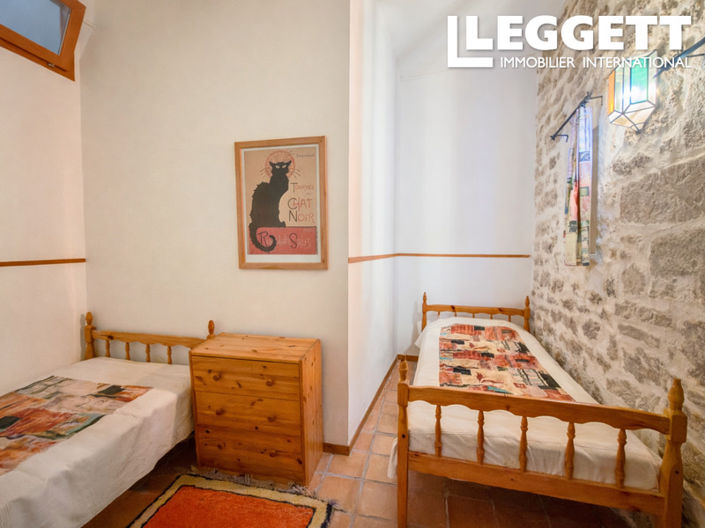 Image No.10-5 Bed House for sale