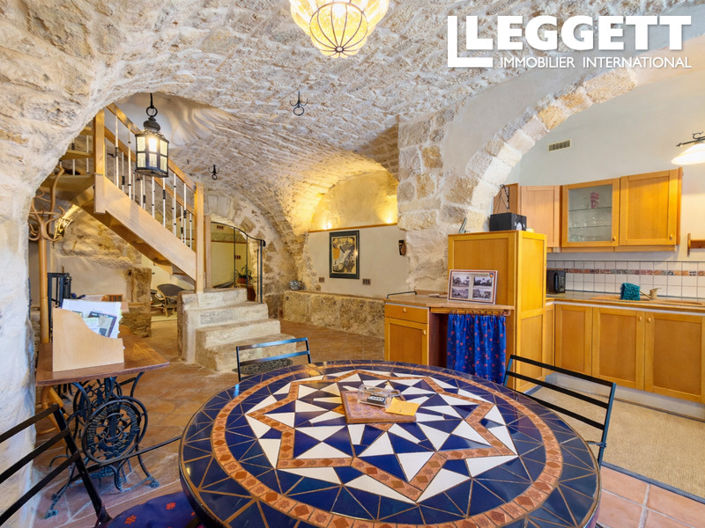 Image No.8-5 Bed House for sale