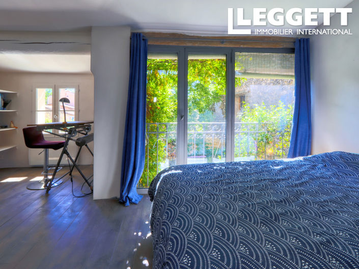 Image No.8-3 Bed House for sale