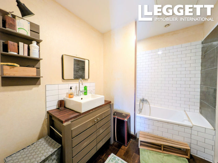 Image No.7-3 Bed House for sale