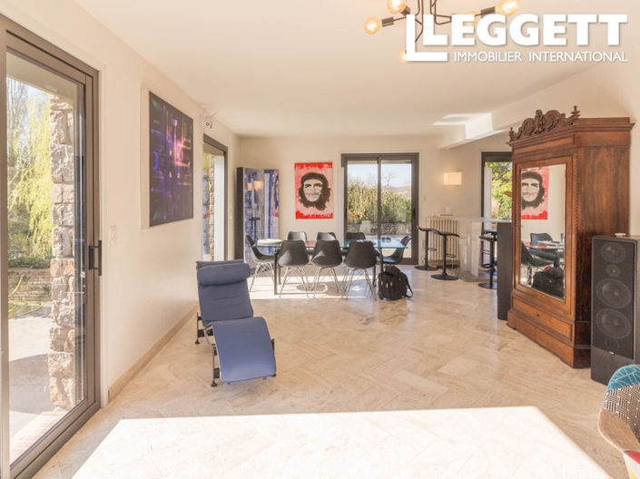 Image No.4-6 Bed House for sale