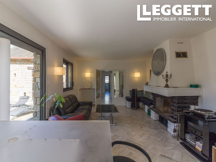 Image No.5-6 Bed House for sale