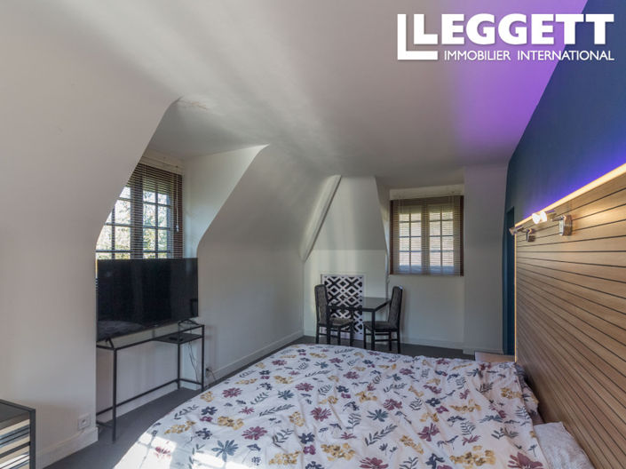 Image No.8-6 Bed House for sale