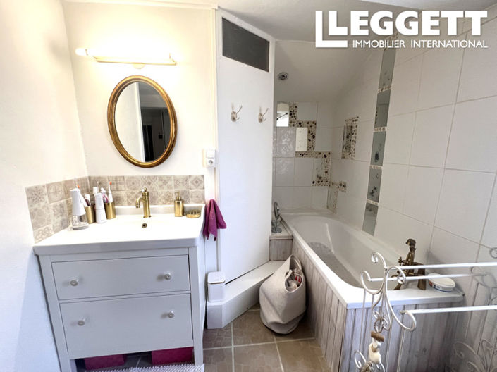 Image No.10-3 Bed House for sale