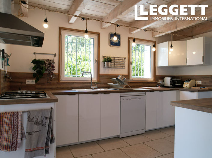 Image No.6-4 Bed House for sale